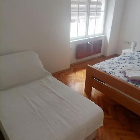 Appartement Apartman Semren à Zagreb Extérieur photo