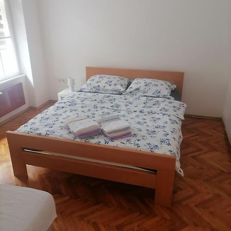 Appartement Apartman Semren à Zagreb Extérieur photo