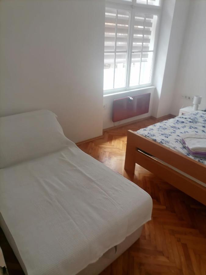 Appartement Apartman Semren à Zagreb Extérieur photo